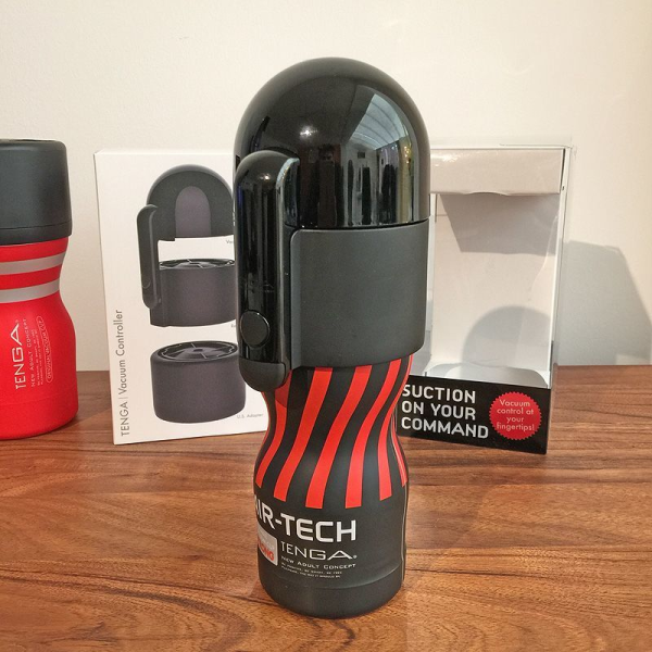 Вакуумная насадка Tenga Vacuum Controller с мастурбатором